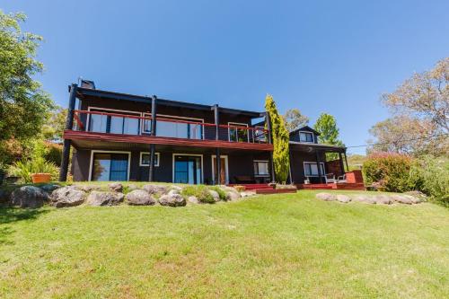10 Kanangra Crescent - Entire