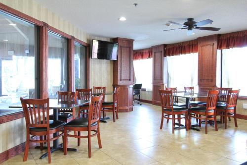 เบย์มอนต์ บาย วินด์แฮม มัสกีกอน (Baymont by Wyndham Muskegon) in มิสกีกอน (MI)