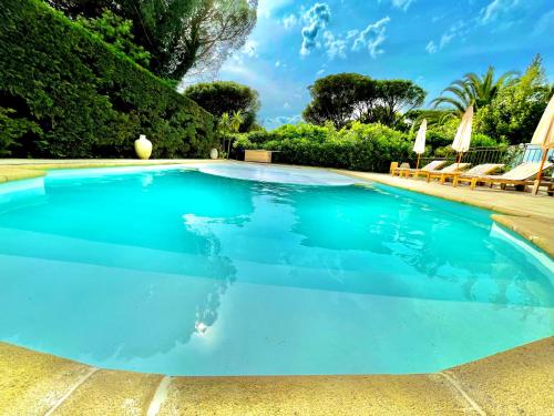 Villa provençale Golfe St Tropez climatisée piscine chauffée, Spa, billard, Wifi haut débit pro - Location, gîte - Gassin