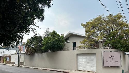Buitenkant, Villa Sicilia in Guatemala-stad
