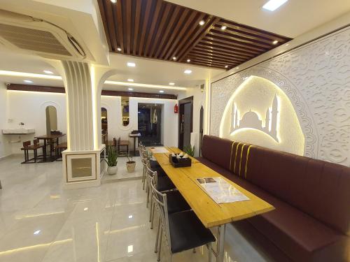 餐廳, The Vacation Villa Agra – A Boutique Hotel Near Taj Mahal in 阿格拉