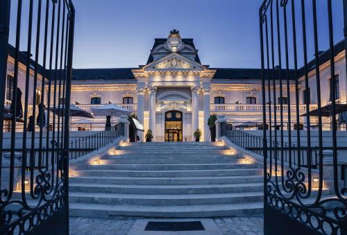 Best Western Premier Hotel de la Cite Royale - Hôtel - Loches