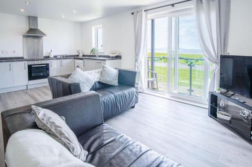 Beach View - 2 Bedroom Apartment - Llanelli