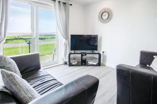 Beach View - 2 Bedroom Apartment - Llanelli