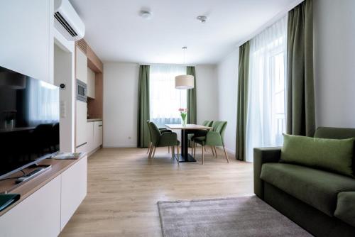 2 bedrooms, 4 beds