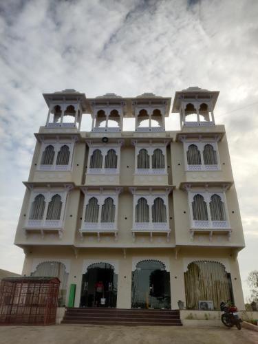 THE HAMIRGARH PALACE