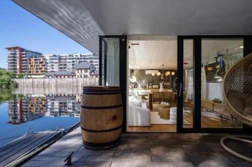 Hausboat Holešovice, Praha (fotografie 3)