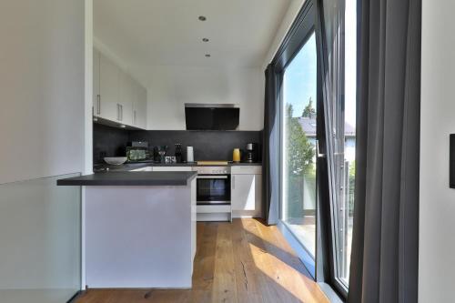Konyha, Moderne Studio-Wohnung - Lichtblick in Gersthofen