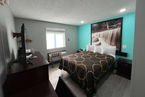 Queen Room - Mobility Access/Non-Smoking