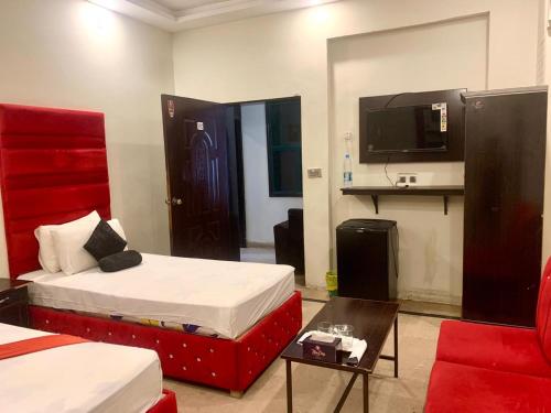 2 twin beds