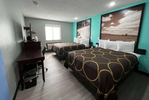 Queen Room with Two Queen Beds - Second Floor/Non-Smoking
