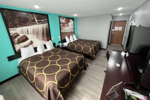 Queen Room with Two Queen Beds - First Floor/Non-Smoking