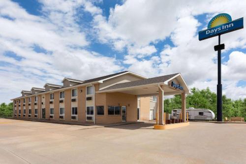 Days Inn by Wyndham Ogallala - Accommodation