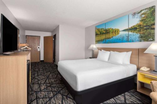 Queen Room - Disability Access/Non-Smoking