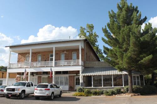 The Hotel Limpia - 숙소 외관