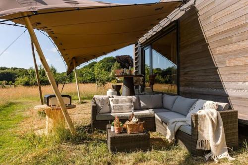 陽台/露台, Tiny House Stijl & natuur nabij Brugge! in 貝爾訥姆