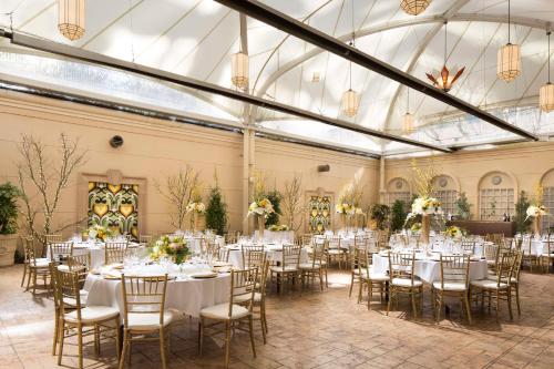 Tárgyalóterem/bálterem, Hotel De Anza near J Lohr Borászat