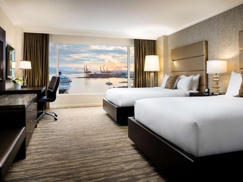 Signature Harbor View Room with Two Double Beds