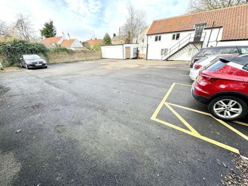 Stylish Penthouse in a fantastic location! in Dél-Billingham