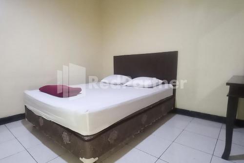 Standard Twin Room room in Hotel Palem 2 Syariah Malang RedPartner