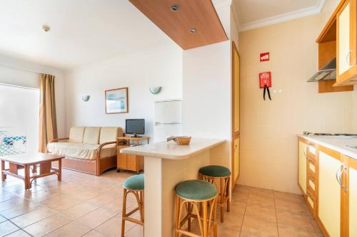 Apartamentos Turisticos Alagoa Praia - image 11