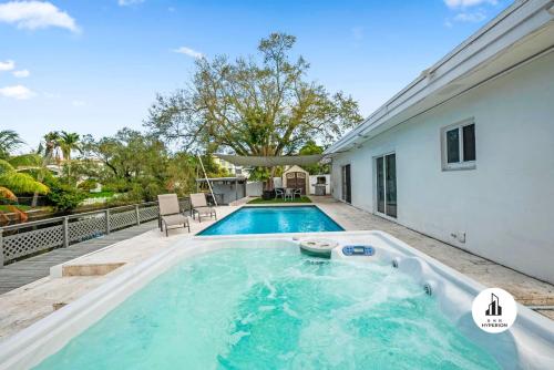 Events Welcome - 5B Home w Pool, Lounge & BBQ