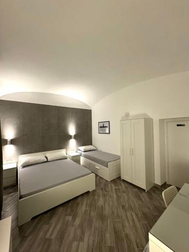 Casa Savoia, Naples