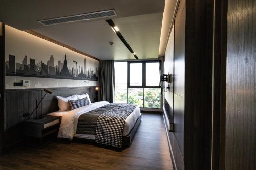 WE HOTEL RIVERFRONT near Yanhee Hospital