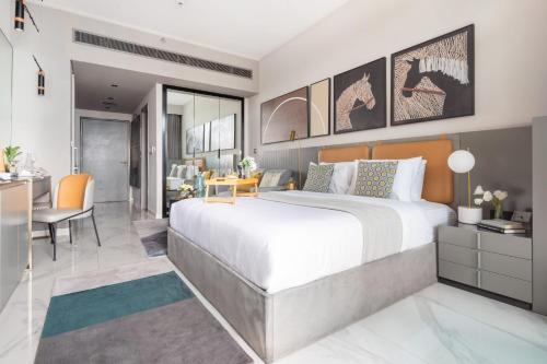 Frank Porter - MAG 318, Dubaj (fotografie 10)