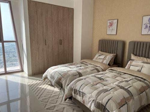 2BR With Incredible Views Of The Sea and Dubai, Dubai (Foto 7)