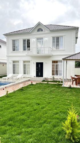 White villa 4 bedrooms, Gabala