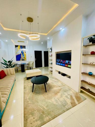 Central Oasis - Entire 3 Bedroom Apartment in Abuja with Pool, Games, WiFi, Balcony, and Garden, Abudža (fotografie 5)