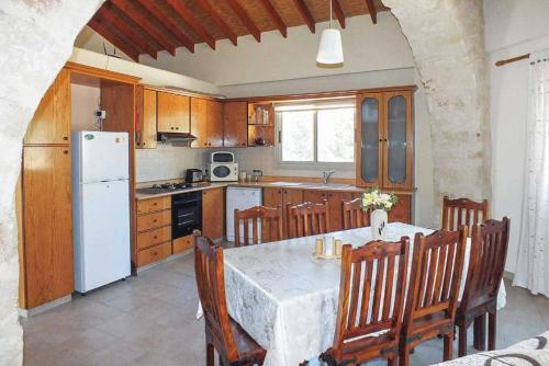 Létesítmények, Villa Lianti in Pomos