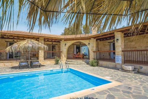 Létesítmények, Villa Lianti in Pomos