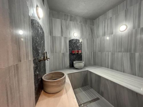 Villa Arancia Istanbul - Garden, BBQ, Sauna & Turkish Bath by the Tram in Fatih, Стамбул (фото 11)