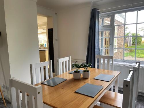 Meadow Lark in Ropsley