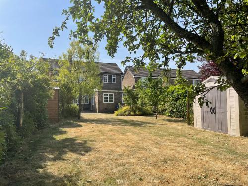 Meadow Lark in Ropsley