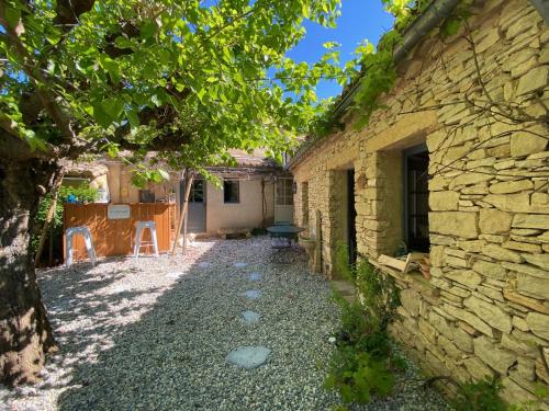 Maison de charme UZES, piscine, grand jardin - Location saisonnière - La Bruguière