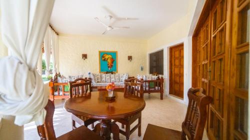 陽台/露台, Tembo Court Apartments(2 Bdrm) in 馬林迪