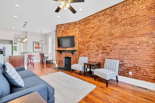 Two cozy side by side units in Tower Grove perfect for Groups STL bldg in Tower Grove, USA
