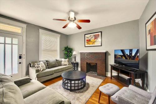 Historic First Floor Unit in Shaw Community STL 1W in Tower Grove, USA