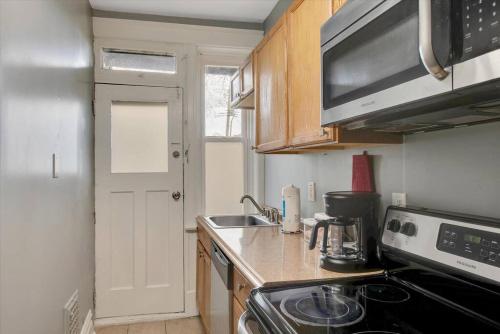 Historic First Floor Unit in Shaw Community STL 1W in Tower Grove, USA