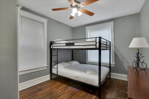 Historic First Floor Unit in Shaw Community STL 1W in Tower Grove, USA