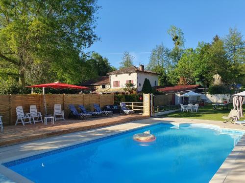 Luxury Safari Tents at Moulin Du Pommier Glamping & Camping gîte à louer Saulgond