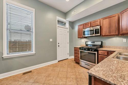 St Louis Tower Grove Two-Story Townhome Perfect for Groups Side B in Tower Grove, USA