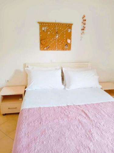 One-Bedroom Apartment image 5