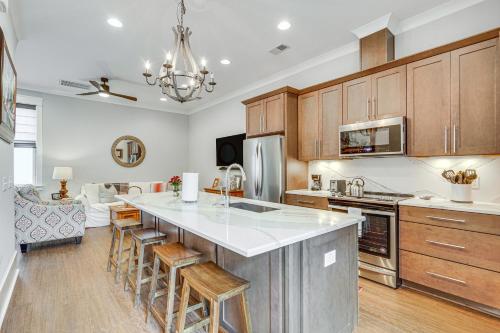 Mount Pleasant Vacation Rental about 2 Mi to the Beach in Charleston, USA