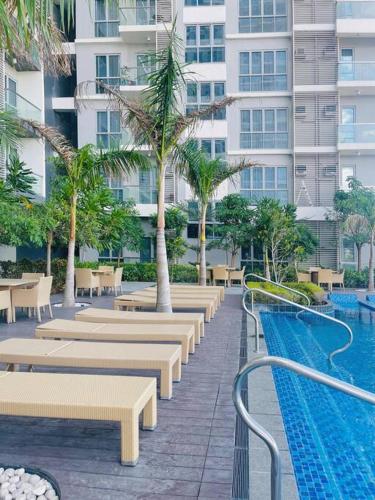 10 Luxurious King Suite 10 Luxurious King Suite