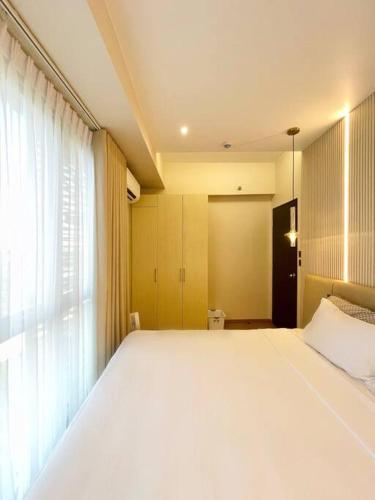 10 Luxurious King Suite 10 Luxurious King Suite