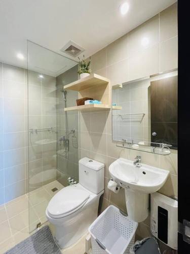 10 Luxurious King Suite 10 Luxurious King Suite